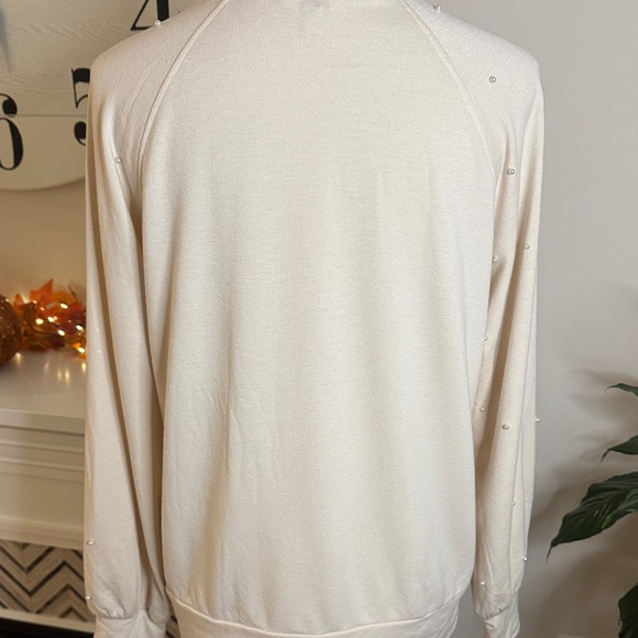 Crown & Ivy Soft Cream Women's Hoodie with Accented Pearl Sleeves - Picture 5 of 8